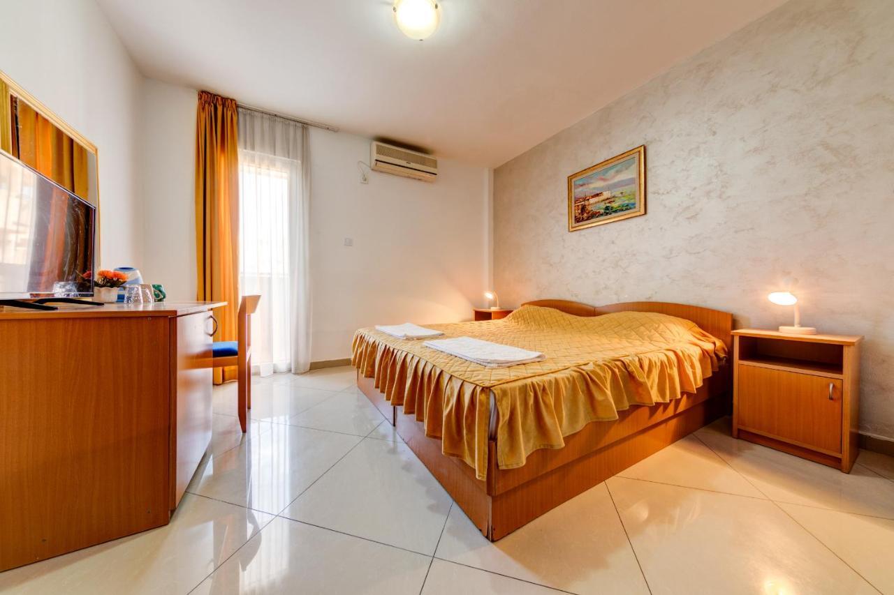 Hotel Suzana Budva Exterior photo