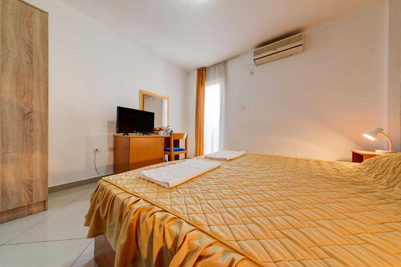 Hotel Suzana Budva Exterior photo