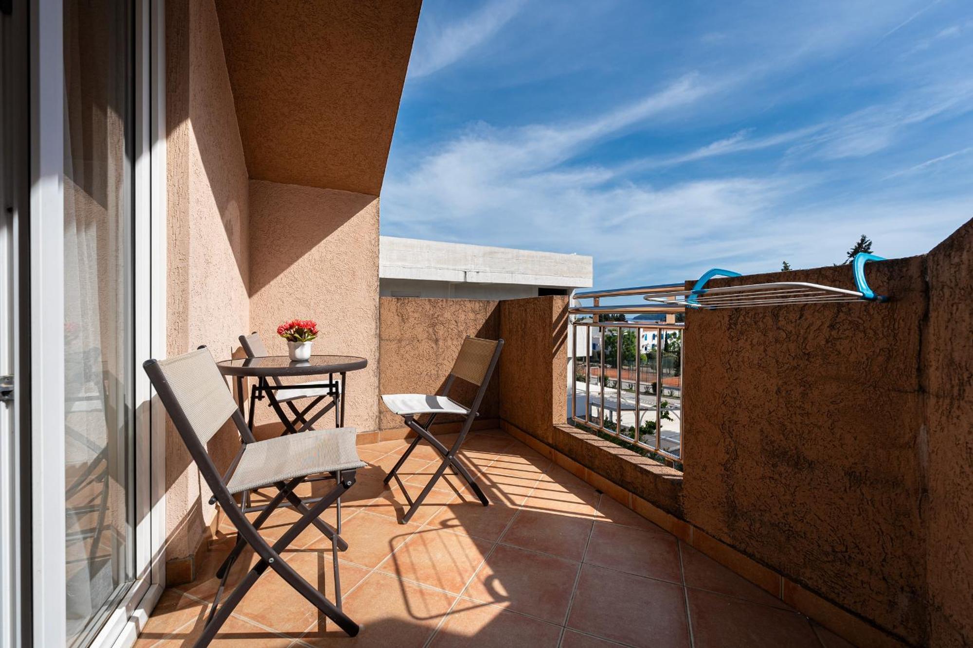 Hotel Suzana Budva Exterior photo